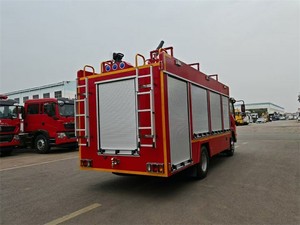Isuzuu 4*2 Haute Qualité 8000 Litres Citerne à Eau Camion de Pompiers Véhicule de Sauvetage pour la Lutte contre l'Incendie - Product Image 5