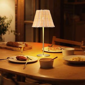 Lampada <span class=keywords><strong>da</strong></span> <span class=keywords><strong>Tavolo</strong></span> <span class=keywords><strong>LED</strong></span> Ricaricabile 2700K con Paralume Personalizzabile, Lampada <span class=keywords><strong>da</strong></span> Scrivania Senza Fili Classica per Ristorante e Soggiorno - Product Image 2