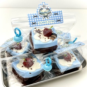 Juguete Antiestrés de Silicona de Rebote Lento, Grado Alimenticio, con Forma de Brownie de Cereza y Sal Marina - Product Image 4