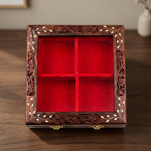 Boîte à épices artisanale en bois avec couvercle en verre rouge, multi-compartiments, pour le rangement des masala, en provenance de l'Uttarakhand, pour le comptoir de cuisine - Product Image 2