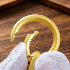 Hochwertige, personalisierte Leder-Autoschlüsselanhänger, Premium Anti-Verlust-Schlüsselanhänger für Herren, Schlüsselanhänger aus Zinklegierung für Autoschlüssel, Großhandel - Product Image 4