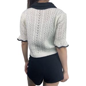 OEM ODM Blusas de punto para mujer con cuello de encaje, estilo suelto y corto, con cinco mangas acampanadas, para verano - Product Image 4