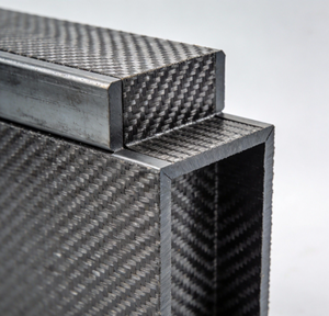 Tissu en polymère renforcé de fibre de carbone ripstop tricoté - Utilisation en industrie extérieure - Product Image 4