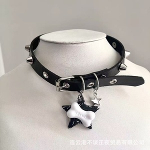 สร้อยคอแบบ Y2K - Product Image 1