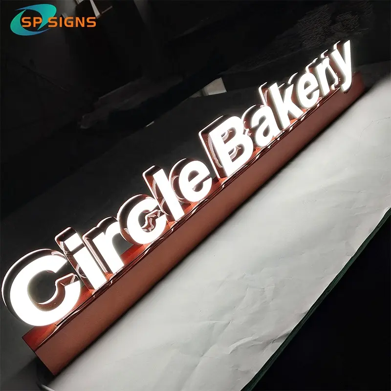 Soporte de exhibición de logotipo personalizado SP, letras brillantes de pie en una mesa, luces de letras de canal 3d, Base de mesa acrílica retroiluminada con alfabeto