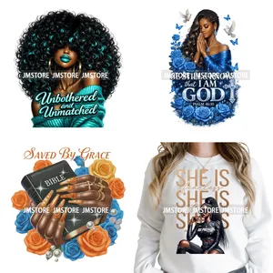 Autocollant de transfert DTF thermocollant lavable, prêt à presser pour vêtements, avec citations positives sur le thème de la foi, de Dieu, de l'étude biblique et de la force des jeunes femmes noires. - Product Image 1