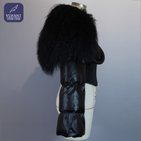 Veste courte matelassée noire avec col en fourrure de Mongolie véritable, tissu métallique brillant, manteau d'hiver chaud et tendance pour femmes