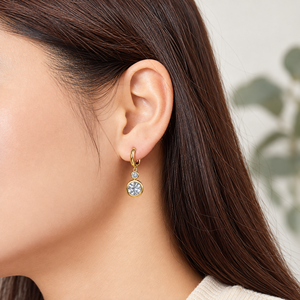 Pendientes de Aro con Piedra Redonda, Oro de 14K, Chapado al Vacío en Acero Inoxidable - Product Image 4