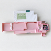 Étui à crayons en plastique rose en gros, personnalisé, en ABS, multifonctionnel, avec calculatrice et taille-crayon