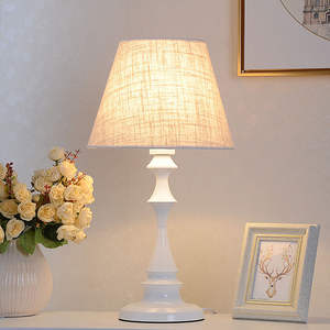 Lámpara de Mesa Retro Vintage de Alta Gama con Tela Estampada con Estilo Japonés Wabi-Sabi, Lámpara de Noche de Madera Maciza con Adorno - Product Image 2