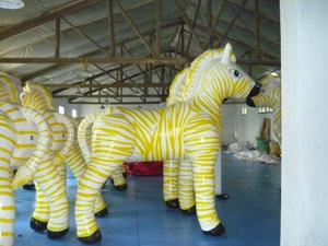 Jouets d'extérieur, âne gonflable en PVC durable, modèle d'animal géant pour l'extérieur, à vendre - Product Image 3