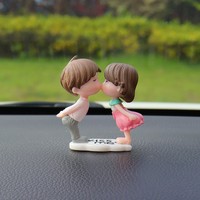 Accessoires de décoration de voiture pour couple, mignonnes figurines de dessin animé, petites statues romantiques, décorations de Noël