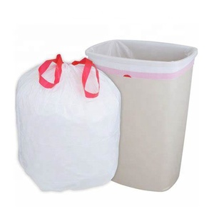 ถุงขยะพลาสติกแบบมีเชือกผูก ขนาด 13 แกลลอน ยี่ห้อ Tall Kitchen สำหรับถังขยะ - Product Image 5