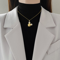 Collier en acier inoxydable avec pendentif Mickey Mouse en zircon plaqué or pour femmes
