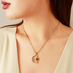 Collar con Colgante de Estrella y Luna, Chapado en Oro de 18k, con Circonita Roja, Regalo, Joyería de Moda - Product Image 2