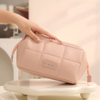 Sac de maquillage de luxe en velours polyester, grande capacité, rangement cosmétique, fermeture éclair, réutilisable, logo personnalisé, résistant à l'eau