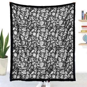 Cobertor Vestível de Lã Sherpa Lavável e Colorido para Crianças e Adultos, Cobertor de Colorir com Capuz Grande para Marcadores Permanentes - Product Image 4