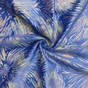 Venta al por mayor de tela de cortina de terciopelo bronceado de poliéster de moda diseño floral colorido para trajes de punto para el hogar - Product Image 6