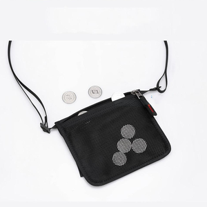 Portefeuille de voyage imperméable en nylon avec blocage RFID, organiseur de passeport pour homme et femme - Product Image 4