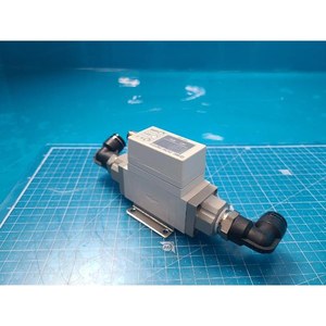Interruptor de Flujo de Aire Digital SMC PF2A751-04-27, Usado, Piezas de Equipos Semiconductores Legacy - Product Image 2