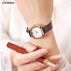 Reloj de pulsera cuadrado de lujo con esfera artística de nácar para mujer - Product Image 4