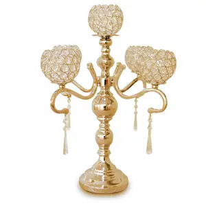 Support de pièce maîtresse de mariage en cristal à 5 bras porte-bougie en boule de cristal en métal pour la décoration