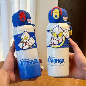 ขวดน้ำเก็บความร้อนอุลตร้าแมน 500 มล. สแตนเลสสำหรับเด็กใช้กลางแจ้ง - Product Image 1