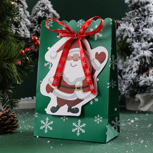 Sac en papier de Noël personnalisé pour bonbons de fête, sac cadeau en papier plat avec poignée, joli sac en papier avec nœud - Product Image 3