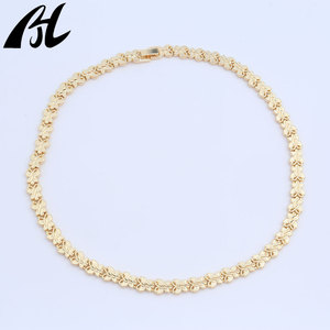 Juego de 4 Collares Dorados en Capas L-886, Gargantilla Apilable, Colección de Collares de Moda para Mujer, Éxito de Ventas Transfronterizo - Product Image 3