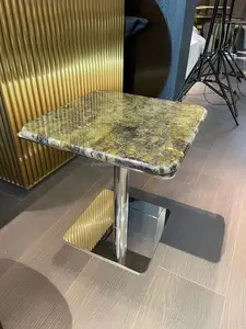 Foshan Fabriek Acryl Zijtafel Klasse Stijl Hot Selling Nieuw Nordic Design Acryl Basis En Top Salontafel Goud