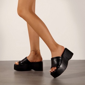 2025 Sandales et Claquettes pour Femmes à Talons Compensés et Plateforme, Mode Été, Semelle Épaisse - Product Image 4
