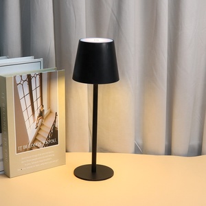Design moderno Custom <span class=keywords><strong>lampada</strong></span> <span class=keywords><strong>da</strong></span> tavolo a LED per bar ristorante dimmerabile luce notturna USB <span class=keywords><strong>lampada</strong></span> <span class=keywords><strong>da</strong></span> <span class=keywords><strong>scrivania</strong></span> <span class=keywords><strong>senza</strong></span> <span class=keywords><strong>fili</strong></span> Touch Control Power Battery - Product Image 2