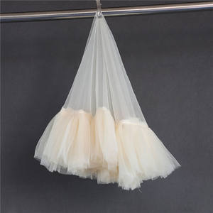 Accessoires <span class=keywords><strong>de</strong></span> mise en page <span class=keywords><strong>de</strong></span> toile <span class=keywords><strong>de</strong></span> fond créatifs suspendus en forme <span class=keywords><strong>de</strong></span> nuage <span class=keywords><strong>voile</strong></span> <span class=keywords><strong>de</strong></span> gaze en maille <span class=keywords><strong>de</strong></span> soie pour la décoration <span class=keywords><strong>de</strong></span> toile <span class=keywords><strong>de</strong></span> fond d'événements <span class=keywords><strong>de</strong></span> mariage - Product Image 5