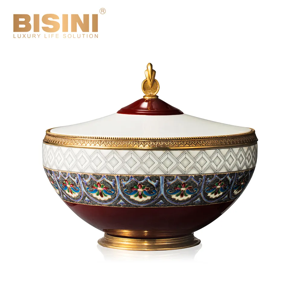 Noble English Style Chinese Red Hand painted Porcelain and Brass Decorative Ceramic Jar with Lid
