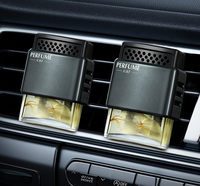 Diffuseur de désodorisant de voiture de bouteilles en verre solide moderne et écologique de luxe avec type de liquide de parfum de parfum de rose d'aération