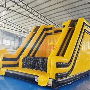 Château gonflable en PVC avec toboggan et mur d'escalade pour enfants, location incluant souffleur et kit de réparation - Product Image 2