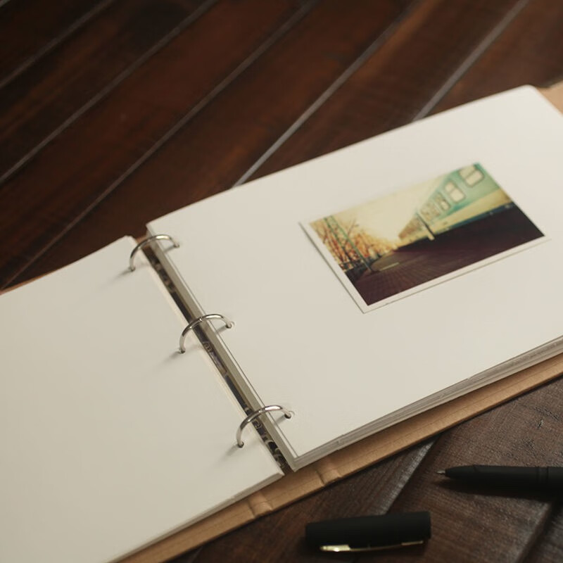 Carnet de pages intérieures en carton blanc
