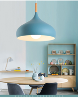 Suspension moderne minimaliste en métal noir mat à intensité variable CCT pour îlot de cuisine, salle à manger, restaurant