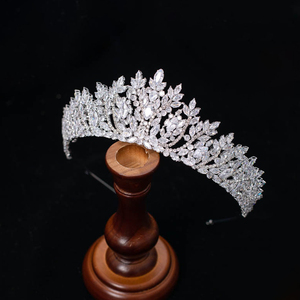 Couronne de mariée scintillante en zircon, accessoires pour <span class=keywords><strong>cheveux</strong></span>, couronnes en strass pour mariage, diadèmes pour femmes - Product Image 2