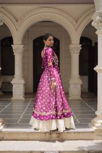 Nouveau exclusif réversible décontracté toutes saisons coupe régulière vêtements indiens et pakistanais Lehenga Choli pour femmes - Product Image 6