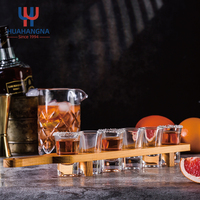 Ensemble de 6 verres à shot modernes de 30 ml en verre transparent pour whisky et tequila, avec plateau de service en bambou pour restaurant, bar, fête – Verres à shot en bois