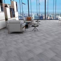 Moderne Büro-Teppichfliesen Geometrisches Muster Modulare Bodenbeläge 50x50cm Hotel Gewerbe