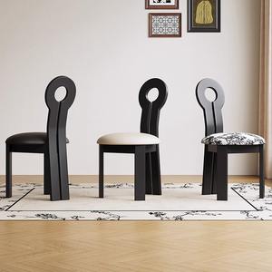 Chaise de mariage en bois massif de style scandinave moderne ; Chaise de <span class=keywords><strong>salon</strong></span> d'hôtel en bois écologique avec dossier confortable. - Product Image 1