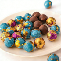 Chocolate Negro Redondo en Forma de Globo Terráqueo, Chocolate Amargo en Bola Dorada, Empaquetado en Papel de Aluminio, Venta Directa de Fábrica al por Mayor
