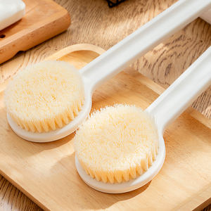 Spazzola da Bagno per Tutto il Corpo con Manico Lungo 35cm, Setole in Nylon e Materiale Plastico Sostenibile, Strumento per Massaggio Schiena - Product Image 3