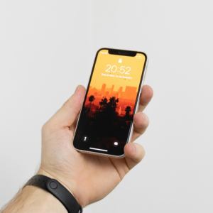 Venta al Por Mayor de Teléfonos Inteligentes iPhone 12 Usados de Alta Calidad, Desbloqueados, 5G, Titanio Natural, Versión China CDMA, 4GB de RAM - Product Image 2