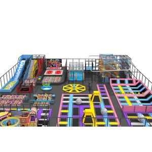 Parc de trampolines intérieur surdimensionné personnalisé pour adultes et enfants, équipé de balles élastiques transparentes, de toboggans Devil Slides et d'éléments électroniques - Product Image 2
