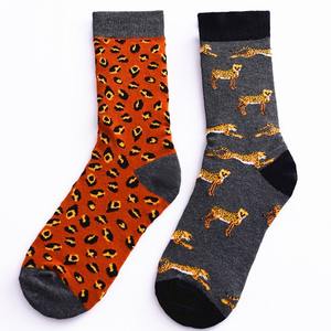 <span class=keywords><strong>Chaussettes</strong></span> unisexes à motif de personnages de dessins animés Simpson, différents motifs sur <span class=keywords><strong>les</strong></span> pieds gauche et droite, tube moyen, <span class=keywords><strong>chaussettes</strong></span> de sol - Product Image 4