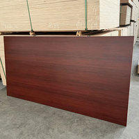 Panneau de contreplaqué stratifié pour coffrage 1220x2440mm E2 résistant à l'eau de première qualité pour la décoration de chambres et de cuisines CE