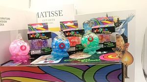 Porte-clés pendentif méduse et poulpe coloré, jouet sensoriel souple pour enfants de 5 à 7 ans, unisexe - Product Image 5